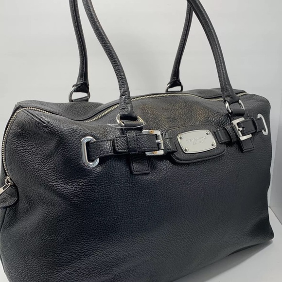 Michael Kors Unisex Weekender Black Leather Travel Bag Duffle Size 21”x13”x6” - Picture 4 of 7